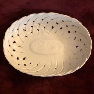 White oval porcelain serving dish. Made in Italy.
